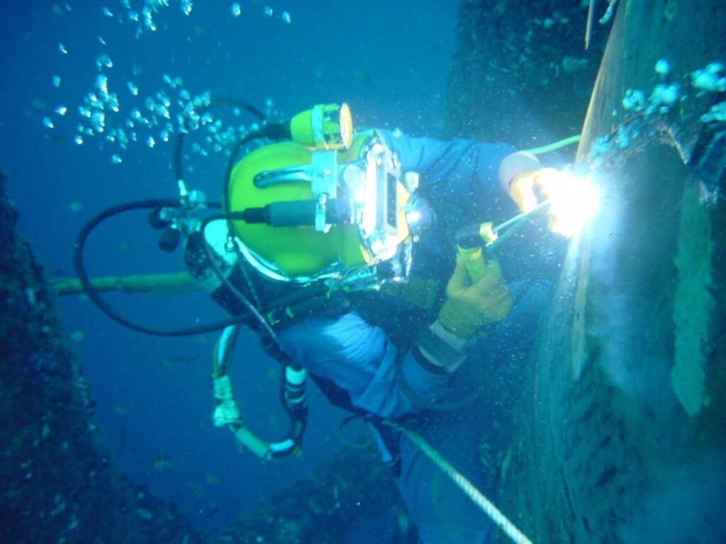 DIVING SERVICES 1 - Top Shipping Companies - Songbird Shipping Services in Singapore