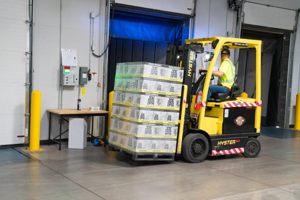 WAREHOUSING PACKAGING DISTRIBUTION 1 - Top Shipping Companies - Songbird Shipping Services in Singapore